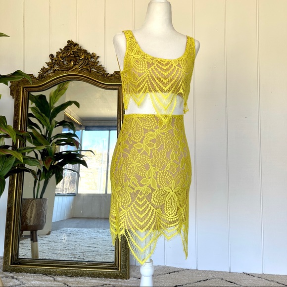 Luxxel Yellow Lace Set - Picture 2 of 5
